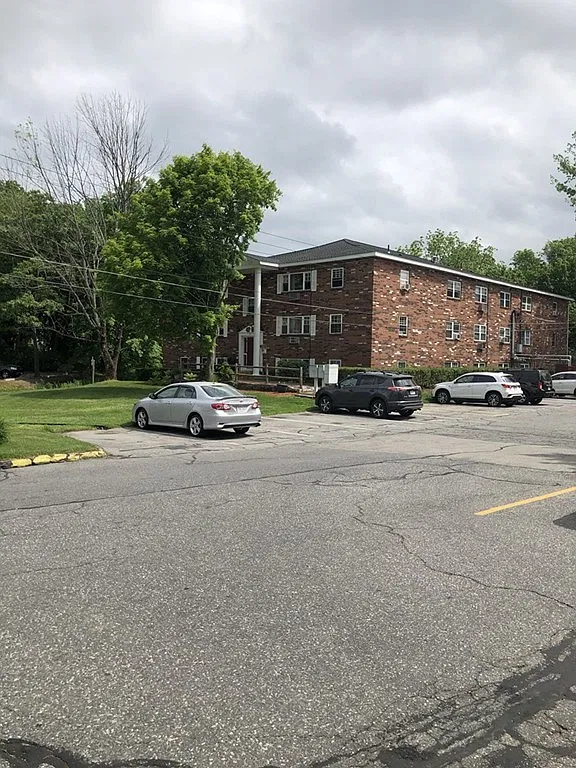 2 bed, 883 sqft, $1,900 — Photo 2
