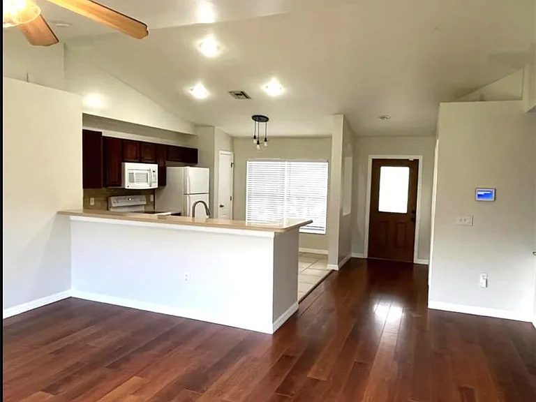 8334 Robin Rd — Photo 2
