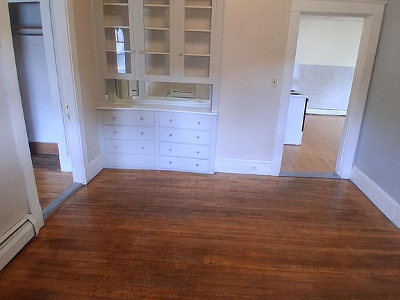 4th image of 16 Osgood Ave Floor 1