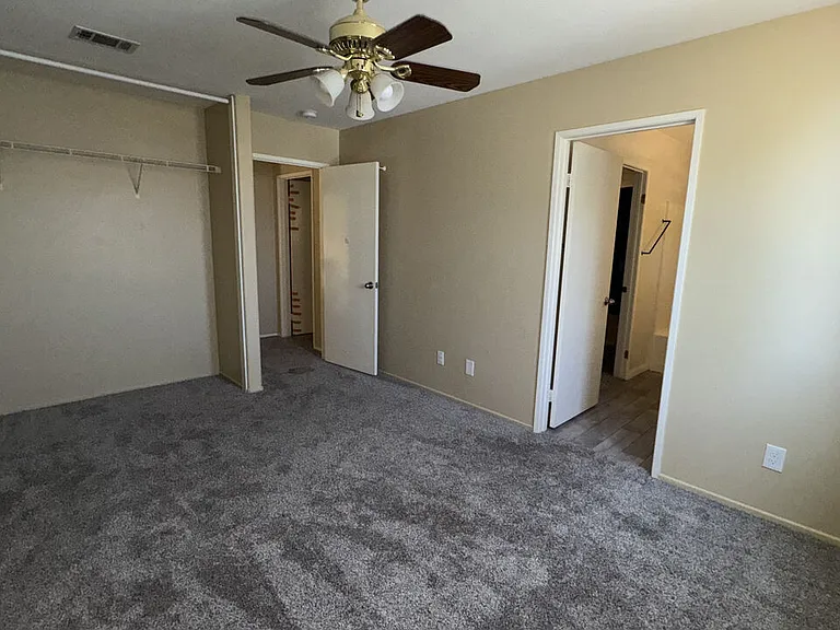 9465 Nickellaus Ct — Photo 16
