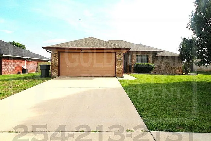 3 bed, 2.0 bath, 1494 sqft, $1,525 — Photo 2