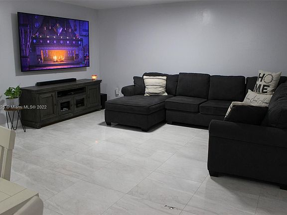 3rd image of 300 SW 97th Ave #300