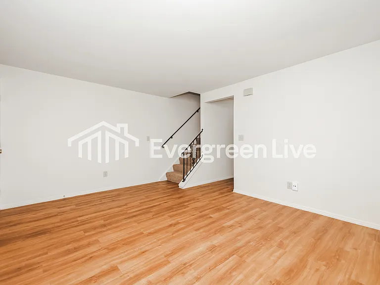 8067 Mount Aetna St — Photo 4