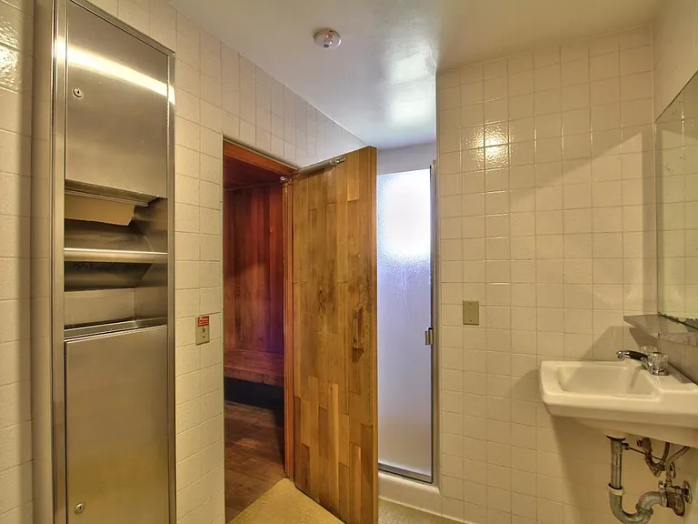 500 Glenwood Cir #413 — Photo 15