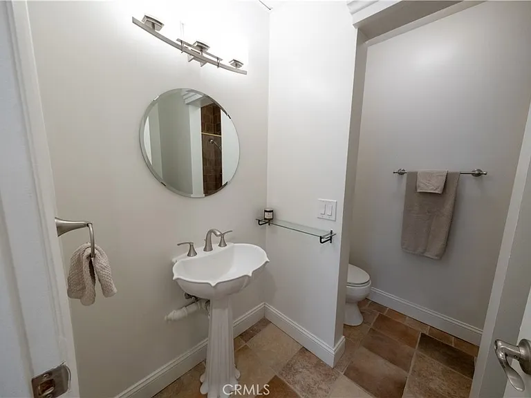 10751 Wilshire Blvd #1405 — Photo 15