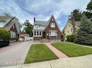 257 Cherry Ln, Teaneck, NJ 07666