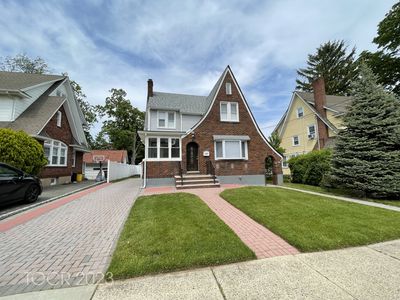 257 Cherry Ln, Teaneck, NJ, 07666