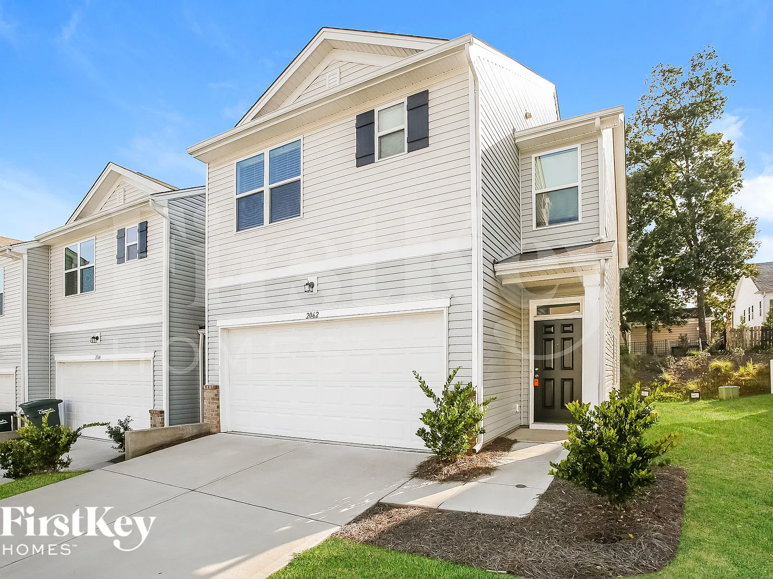 3 bed, 2.5 bath, 1817 sqft, $2,325 — Photo 3