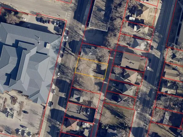 S 4th St, Council Bluffs, IA 51503