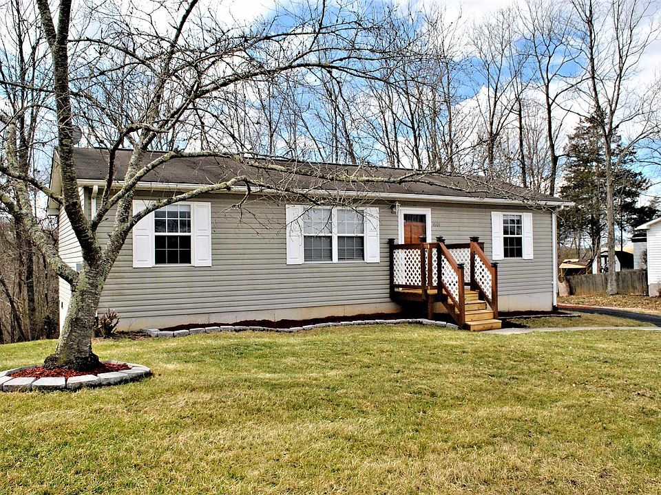 1st image of 1601 Woods Vista Dr