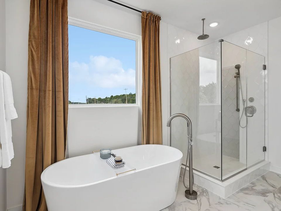 Primary bath with freestanding tub