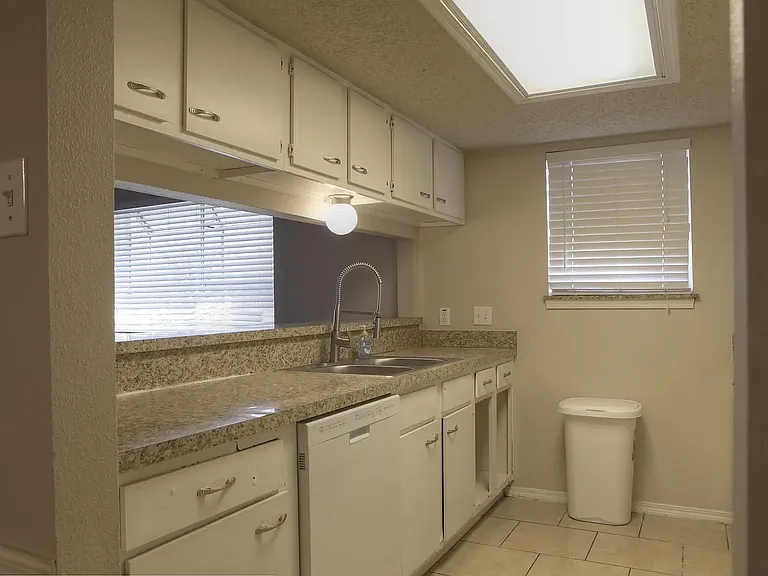 10125 Bugle Dr — Photo 4