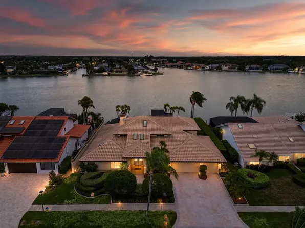 9815 Bay Island Dr, Tampa, FL 33615