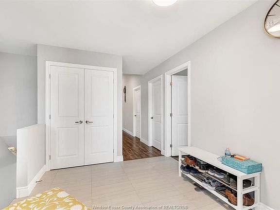 2nd image of 3633 Hallee Cres