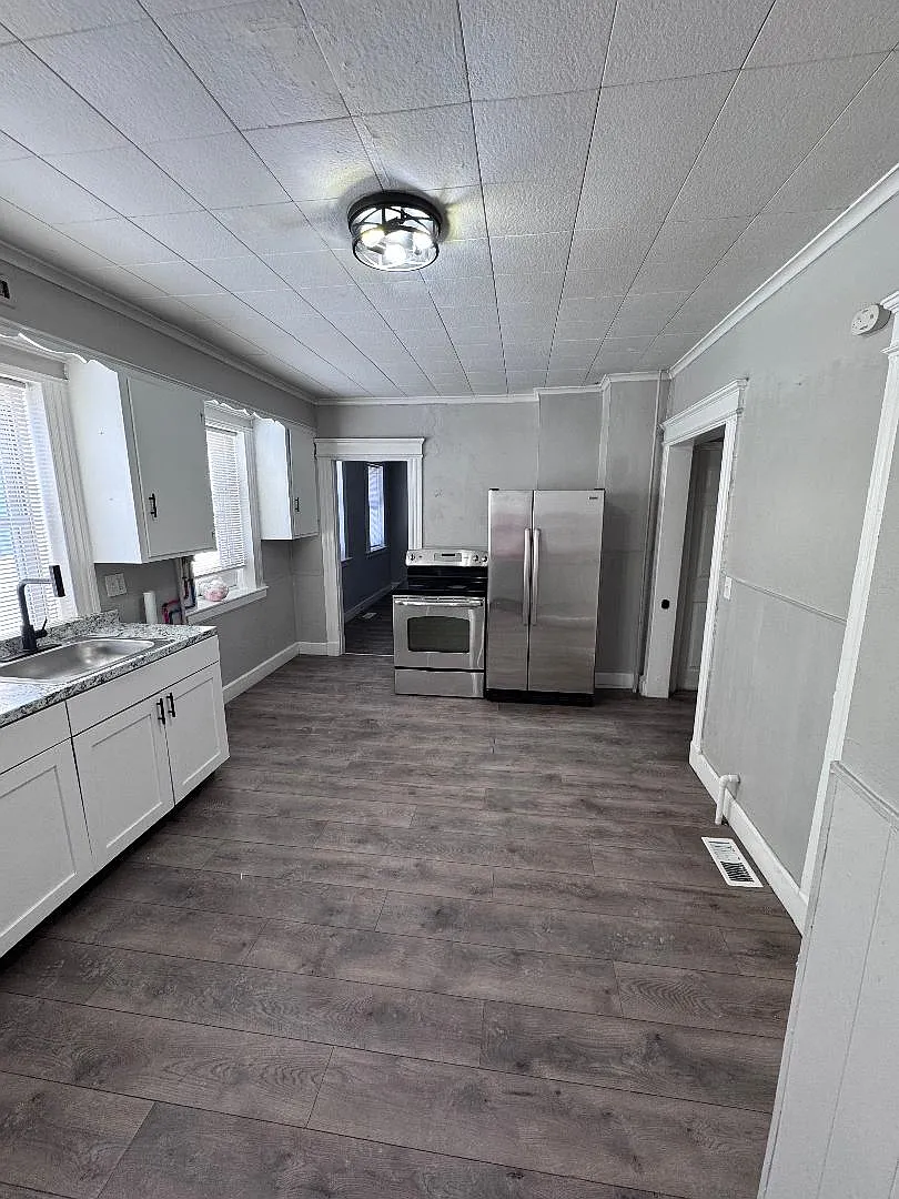 2 bed, $1,250 — Photo 1