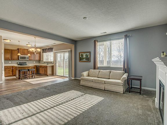 4th image of 4033 Baywood Cir