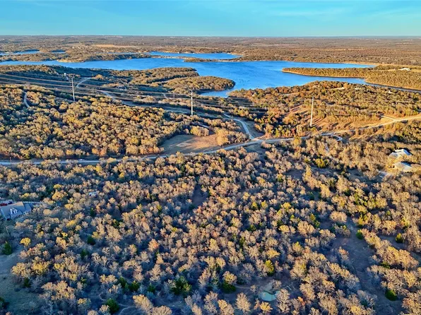 1943 Lakeridge Blvd, Sunset, TX 76270