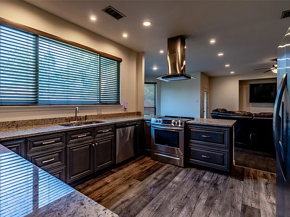 5th image of 406 Timberside Dr