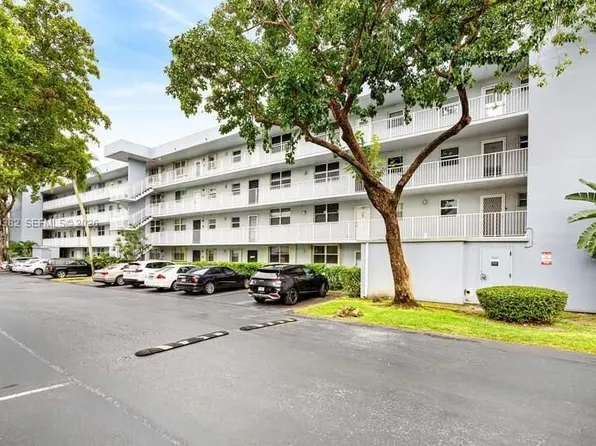 114 Royal Park Dr APT 3H, Oakland Park, FL 33309