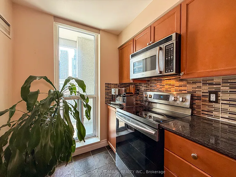 2119 Lake Shore Blvd W #415 — Photo 8