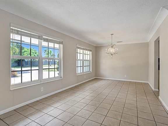 3rd image of 1410 SE 12th Avenue
