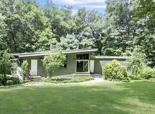 7 Rolling Meadow Ln, Pound Ridge, NY 10576