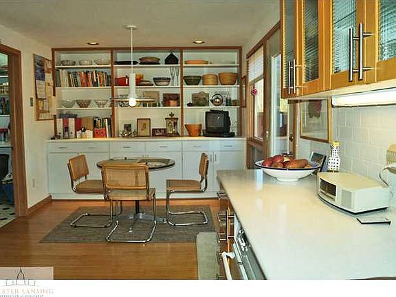 5th image of 852 Lantern Hill Dr