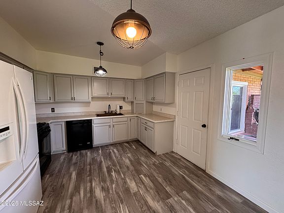 3rd image of 4845 Paseo La Paz