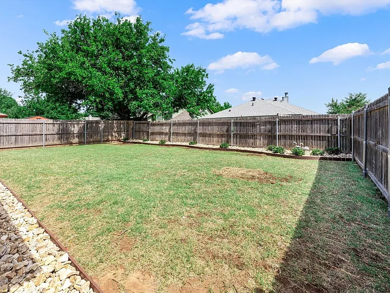 7717 Doris Dr — Photo 38