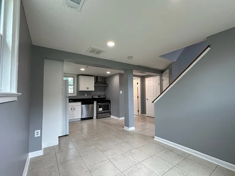14832 Alabama Ave — Photo 8