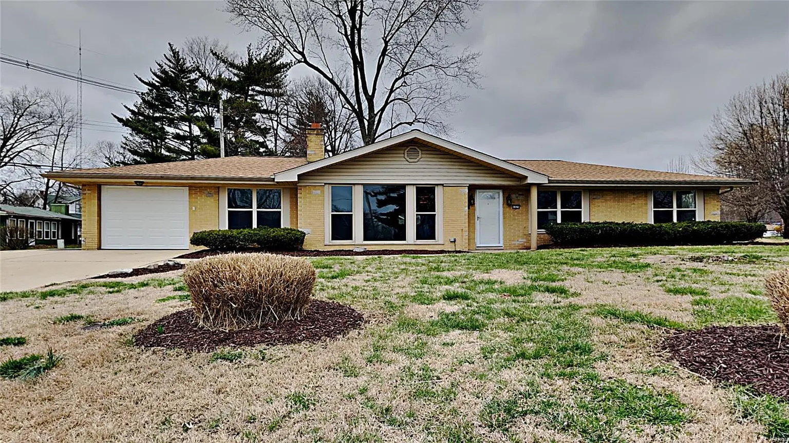 1025 Express Dr photo 1