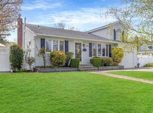 836 Densfield Rd, West Babylon, NY 11704