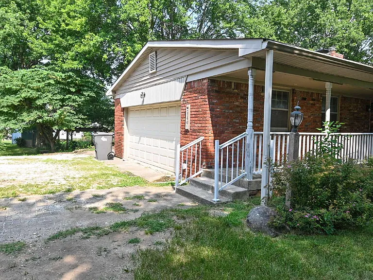7146 S Meridian St — Photo 4
