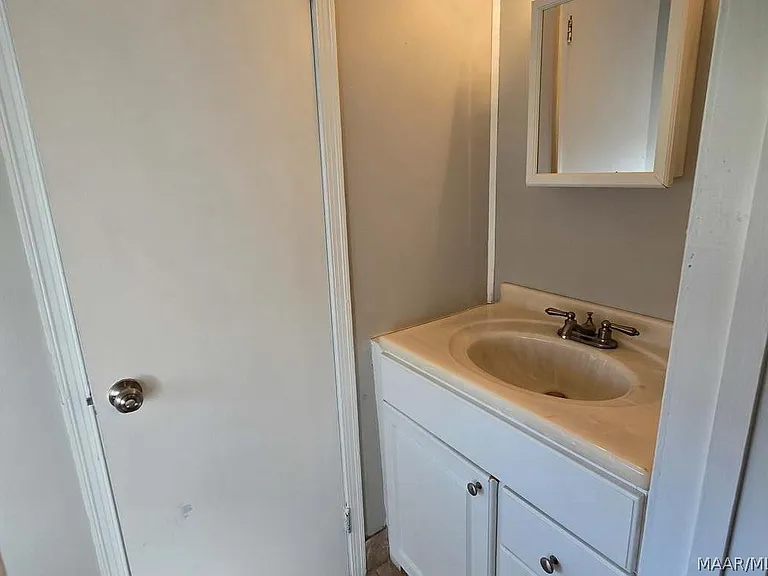 426 Stroll Dr — Photo 8