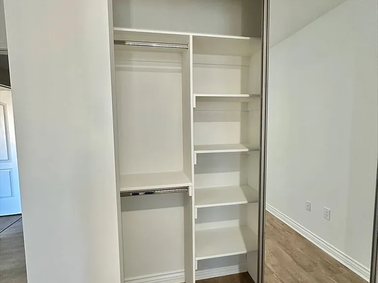 Yaya Nordhoff Apartments — Photo 14
