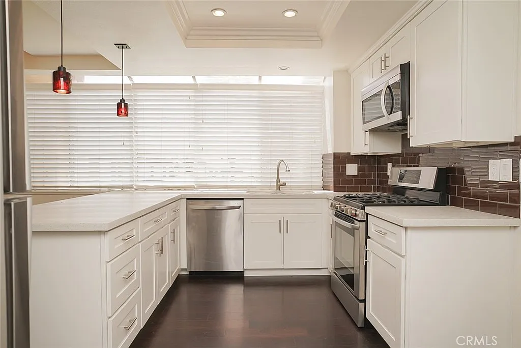 3 bed, 1240 sqft, $4,000 — Photo 3