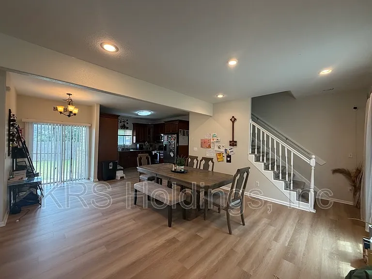 5748 Burrell Ave — Photo 2