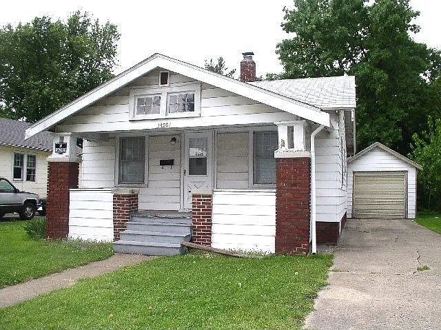 1450 E Division St photo 1