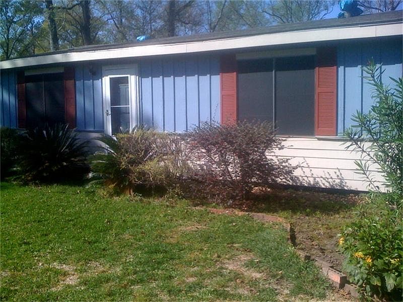 1st image of 610 Moose Dr