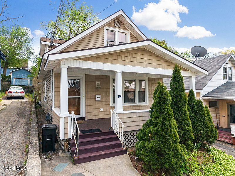 4th image of 122 Snowden Avenue