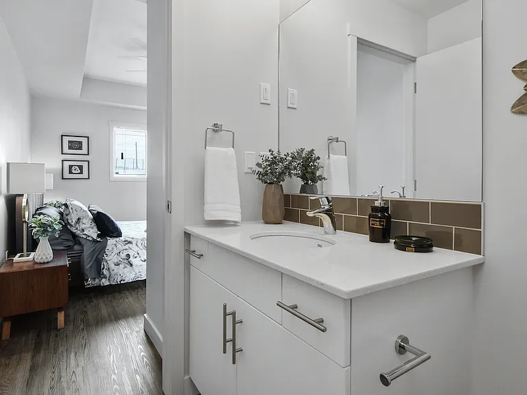2370 Pacific Way — Photo 8