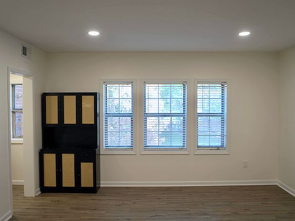 4th image of 1728 N Rhodes St APT 281