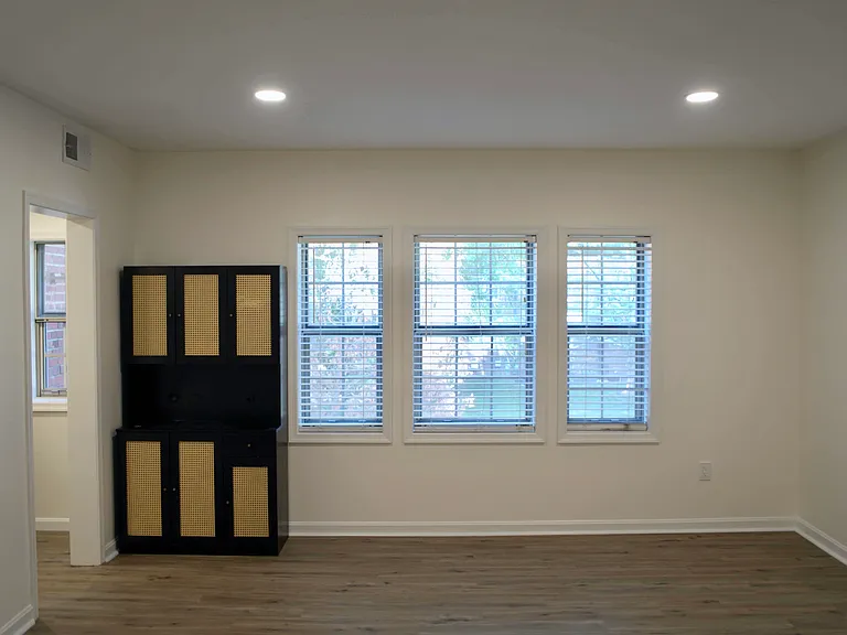 1728 N Rhodes St #281 — Photo 4