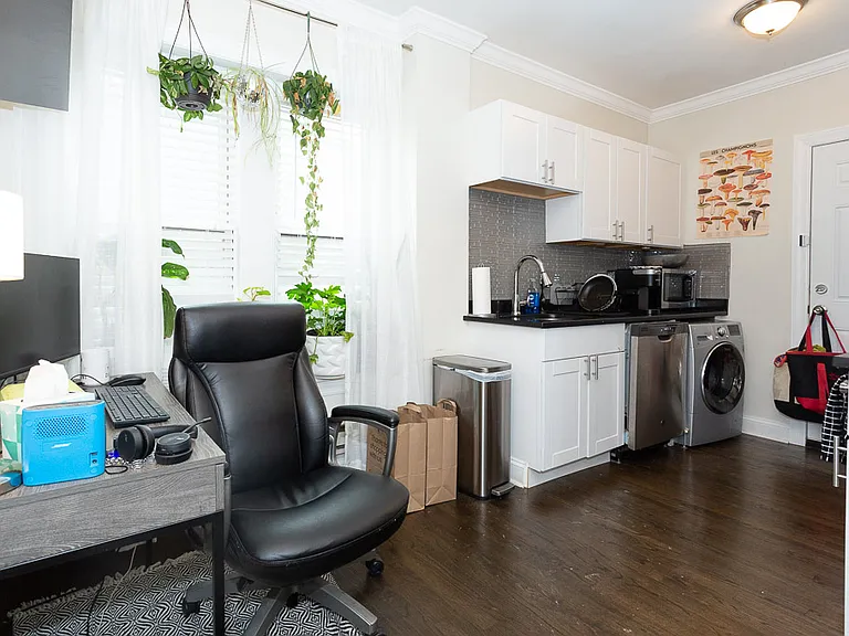 3819.5 N Greenview Ave #W3 — Photo 7