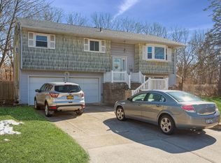 23 Circle Dr E, East Patchogue, NY 11772