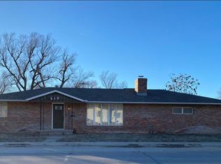 619 N Adams St, Hutchinson, KS 67501