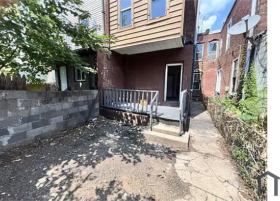 5624 Arch St — Photo 17