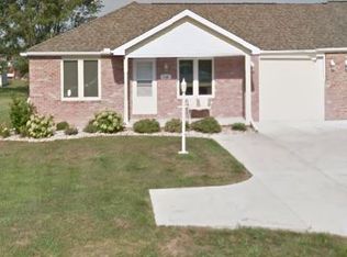 1124 N Main St, Washington, IL 61571