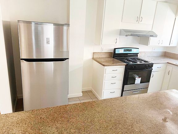 5th image of 1533 Humboldt Ave