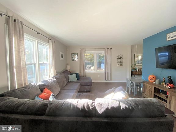 4th image of 1706 Emerson Ave